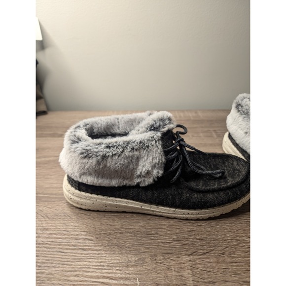 Hey Dude Wendy Fold Women's 6 Gray Faux Fur Lined Slip On Loafer Shoes - Picture 2 of 13